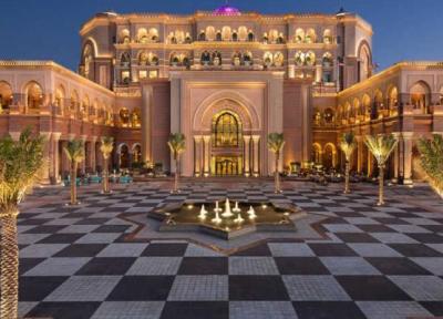 تور ارزان دبی: 130 هزار دلار هزینه نصب برگ های طلا به سقف هتل قصر امارات